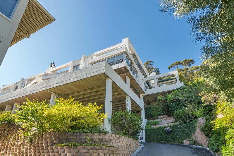 To Let 2 Bedroom Property for Rent in Sea Point Western Cape